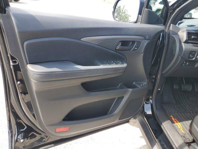 Photo of 2022 Crystal Black Pearl Honda Pilot