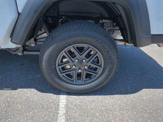 Photo of 2025 Bright White Clearcoat Jeep Gladiator