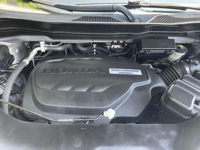 Photo of 2019 Lunar Silver Metallic Honda Ridgeline