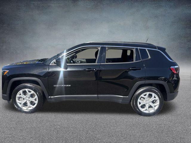 Photo of 2024 Diamond Black Jeep Compass