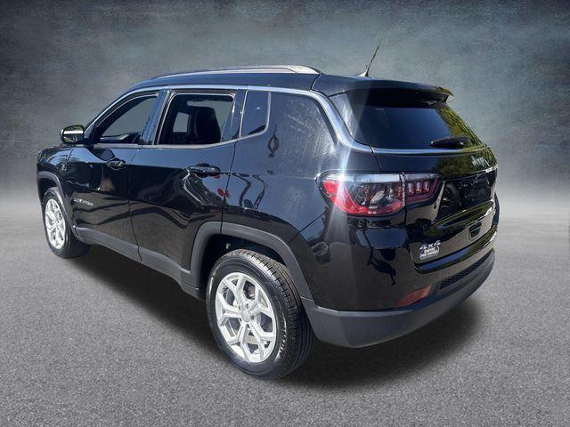 Photo of 2024 Diamond Black Jeep Compass