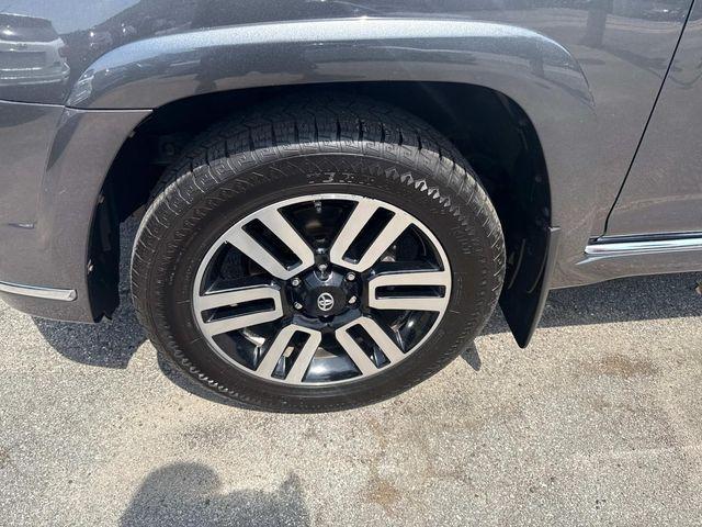 Photo of 2018 Magnetic Gray Metallic Toyota 4Runner