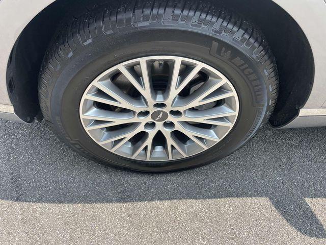 Photo of 2024 Silver Genesis GV80