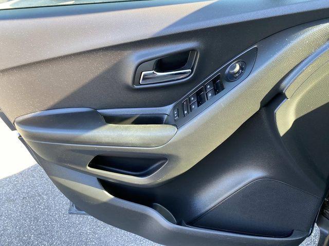 Photo of 2022 Shadow Gray Metallic Chevrolet Trax