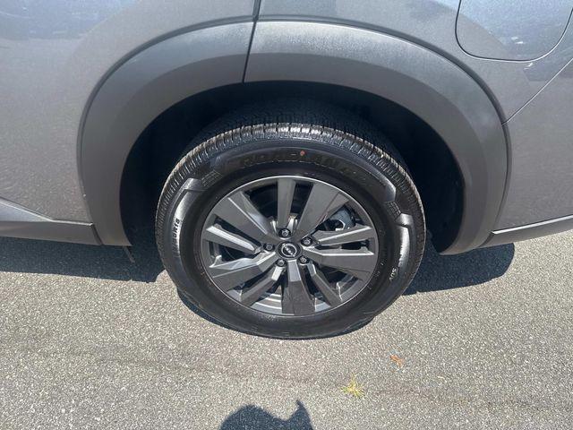 Photo of 2022 Gun Metallic Nissan Pathfinder