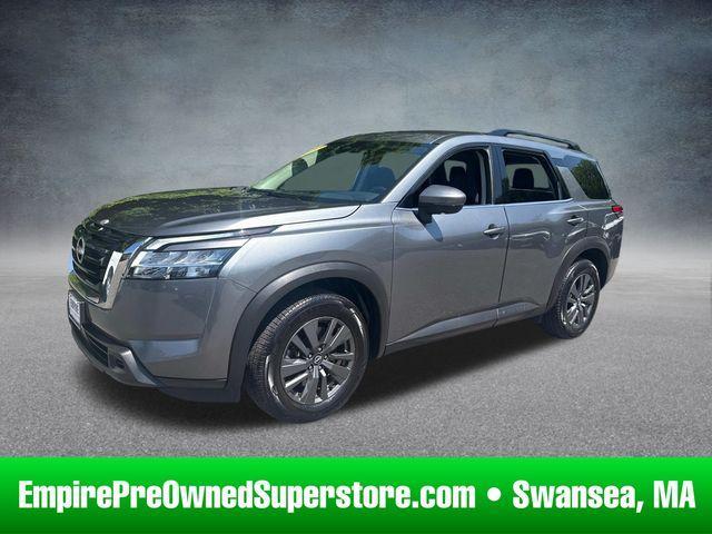 Photo of 2022 Gun Metallic Nissan Pathfinder