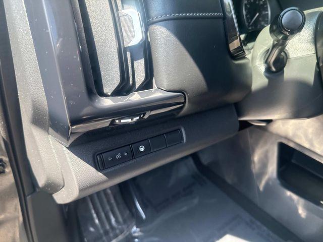 Photo of 2022 Gun Metallic Nissan Pathfinder