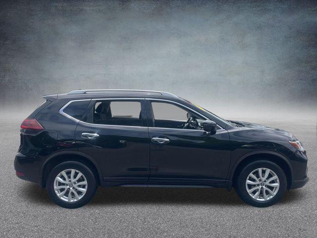 Photo of 2018 Magnetic Black Nissan Rogue