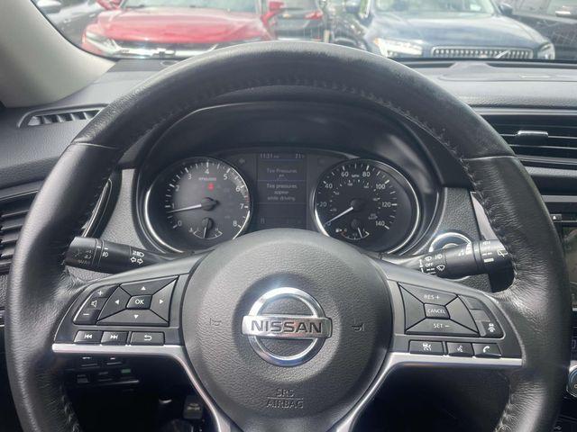 Photo of 2018 Magnetic Black Nissan Rogue