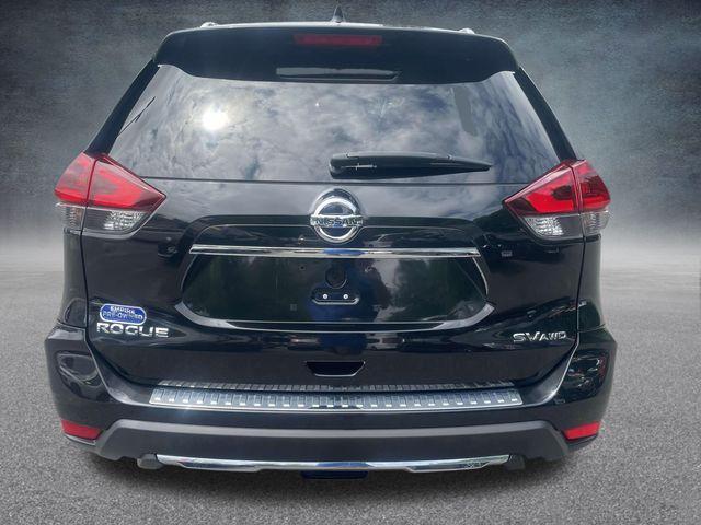 Photo of 2018 Magnetic Black Nissan Rogue