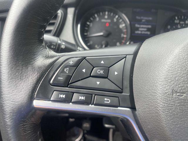 Photo of 2018 Magnetic Black Nissan Rogue