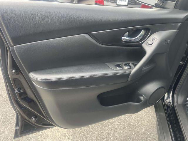 Photo of 2018 Magnetic Black Nissan Rogue