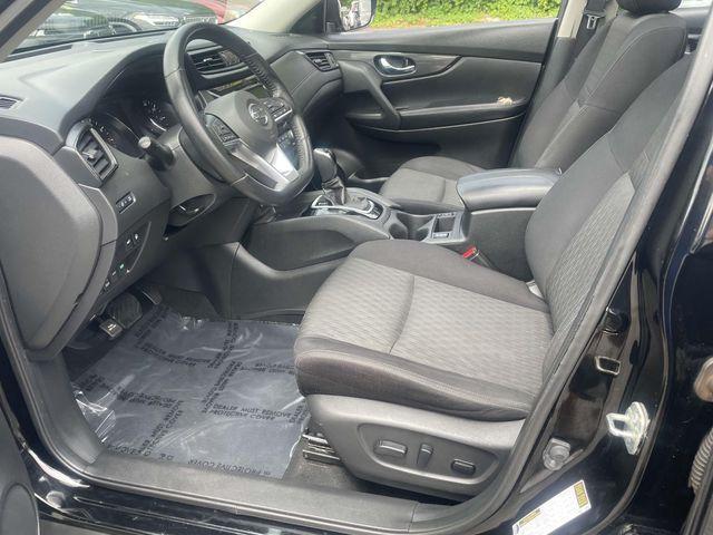 Photo of 2018 Magnetic Black Nissan Rogue