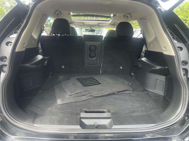 Photo of 2018 Magnetic Black Nissan Rogue