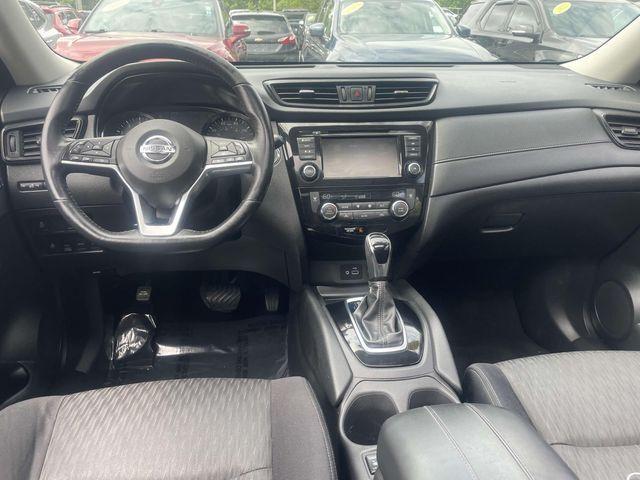 Photo of 2018 Magnetic Black Nissan Rogue