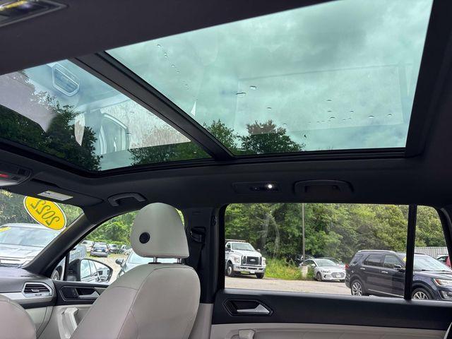 Photo of 2022 Deep Black Pearl Effect Volkswagen Tiguan