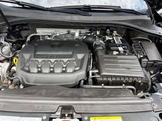 Photo of 2022 Deep Black Pearl Effect Volkswagen Tiguan