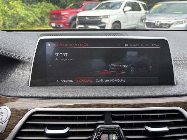 Photo of 2020 Black Sapphire Metallic BMW 750