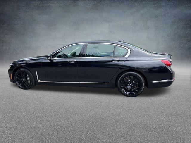 Photo of 2020 Black Sapphire Metallic BMW 750