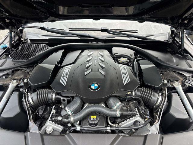 Photo of 2020 Black Sapphire Metallic BMW 750