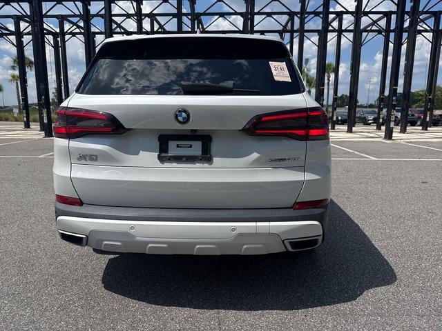 Photo of 2022 White Metallic BMW X5