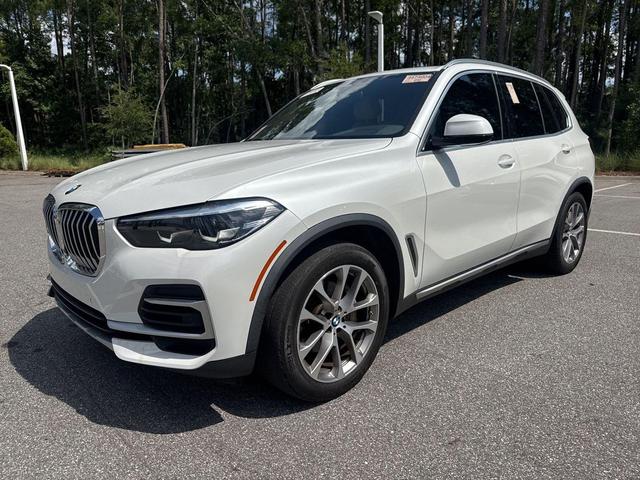 Photo of 2022 White Metallic BMW X5