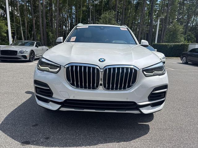 Photo of 2022 White Metallic BMW X5