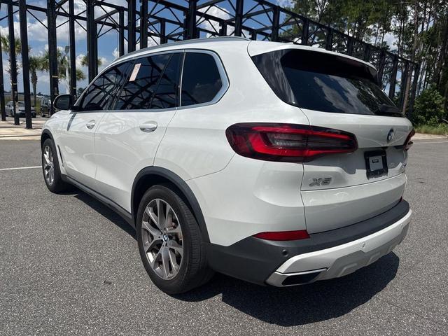 Photo of 2022 White Metallic BMW X5