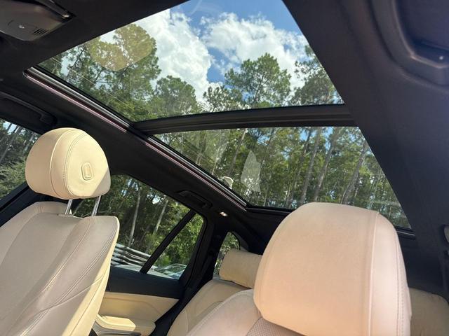 Photo of 2022 White Metallic BMW X5
