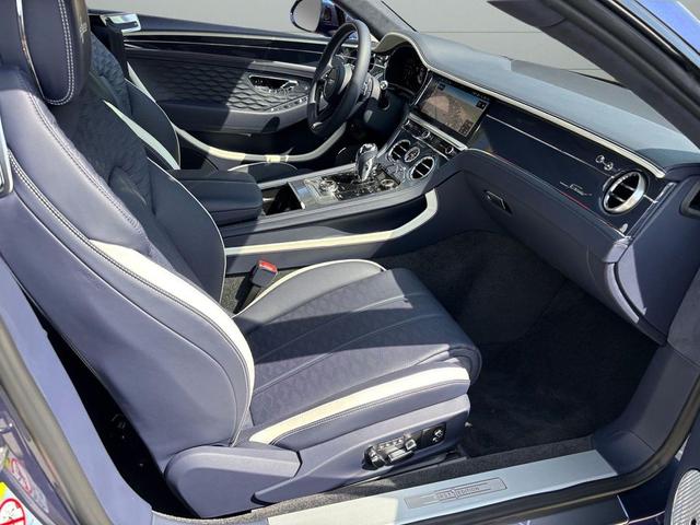 Photo of 2025 Sapphire Bentley Continental GT