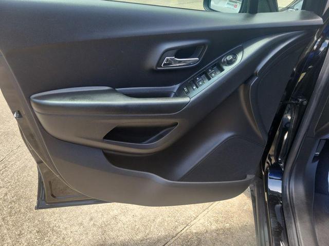 Photo of 2022 Mosaic Black Metallic Chevrolet Trax