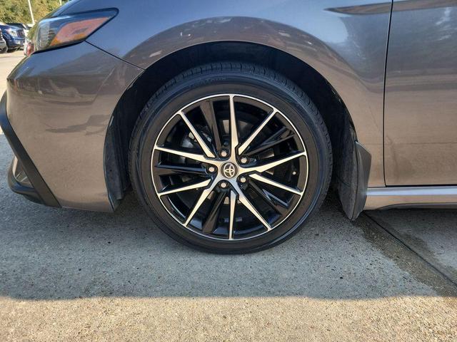 Photo of 2024 Predawn Gray Mica Toyota Camry