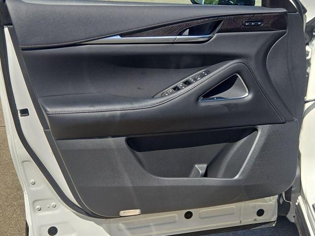 Photo of 2023 Majestic White INFINITI QX60