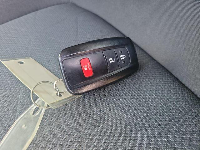Photo of 2024 Ice Cap Toyota RAV4