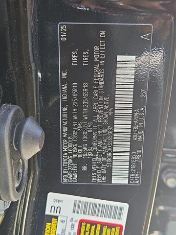 Photo of 2025 Midnight Black Metallic Toyota Highlander Hybrid