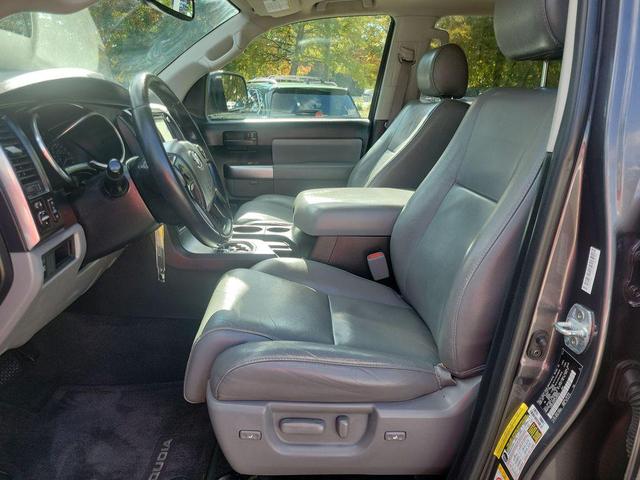 Photo of 2018 Magnetic Gray Metallic Toyota Sequoia
