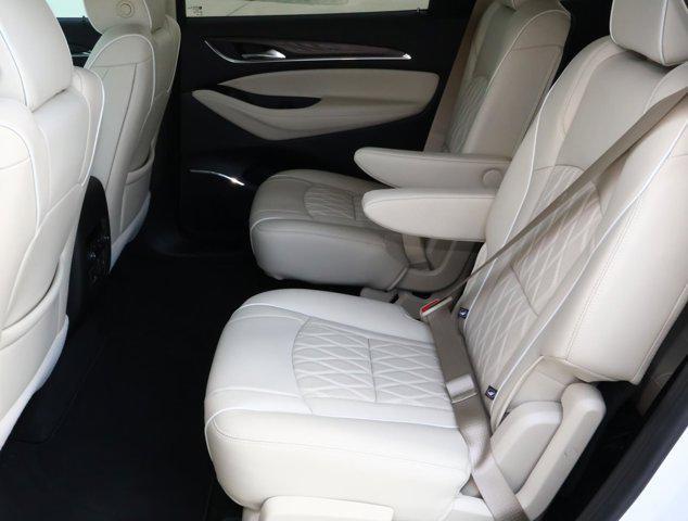 Photo of 2024 White Frost Tricoat Buick Enclave