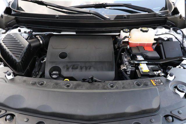 Photo of 2024 White Frost Tricoat Buick Enclave