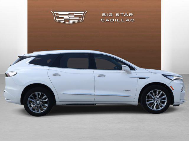 Photo of 2024 White Frost Tricoat Buick Enclave