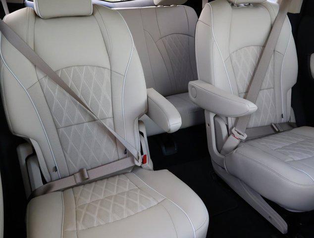 Photo of 2024 White Frost Tricoat Buick Enclave