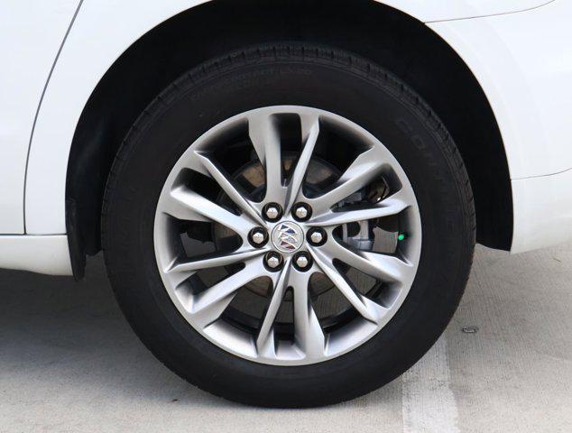 Photo of 2024 White Frost Tricoat Buick Enclave