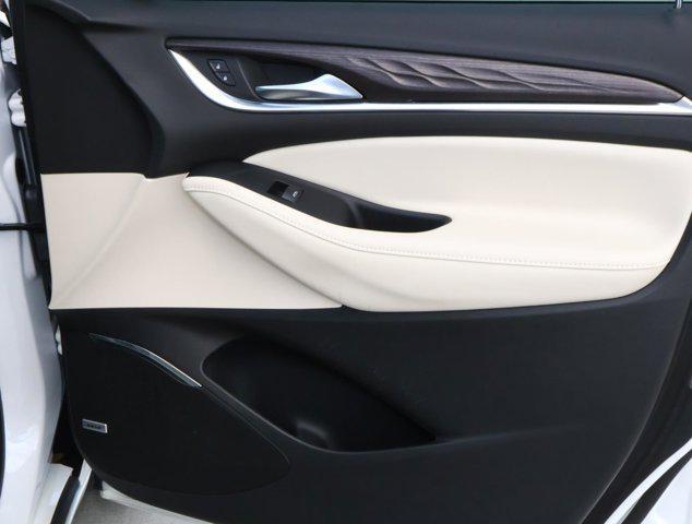 Photo of 2024 White Frost Tricoat Buick Enclave