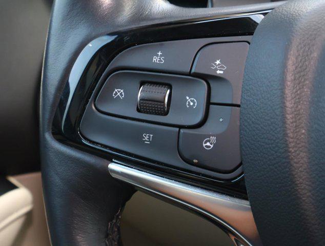 Photo of 2024 White Frost Tricoat Buick Enclave