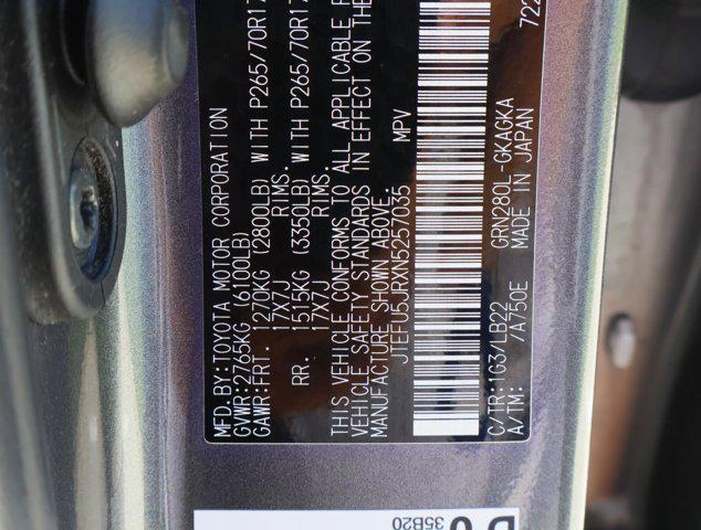 Photo of 2022 Classic Silver Metallic Toyota 4Runner