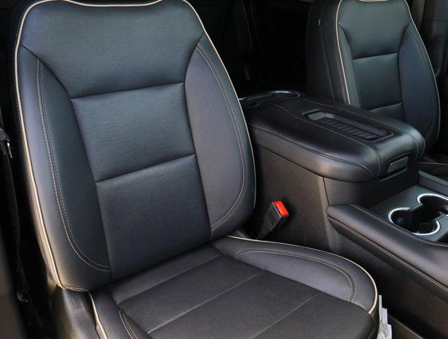 Photo of 2022 Onyx Black GMC Yukon