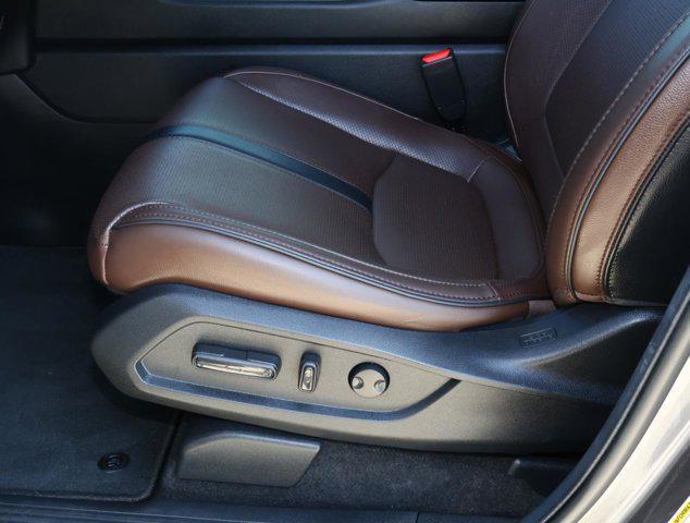 Photo of 2024 Sonic Gray Pearl Honda Pilot