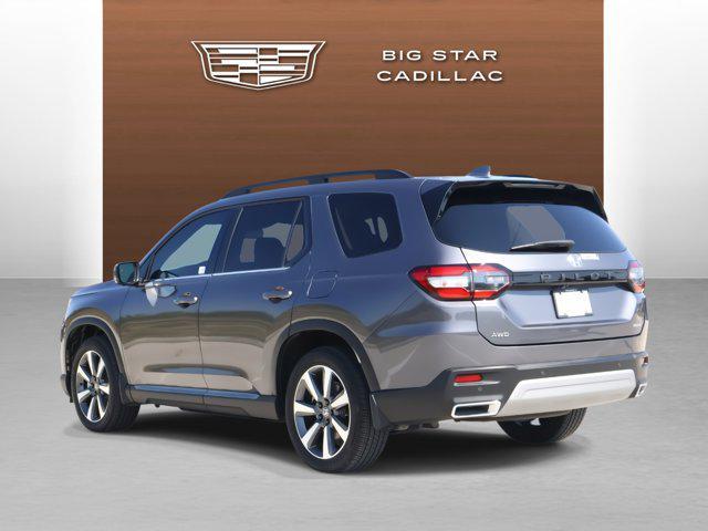 Photo of 2024 Sonic Gray Pearl Honda Pilot