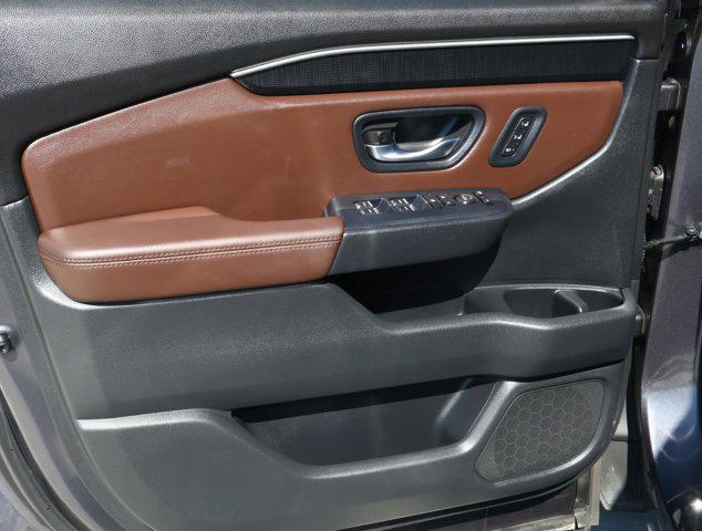Photo of 2024 Sonic Gray Pearl Honda Pilot