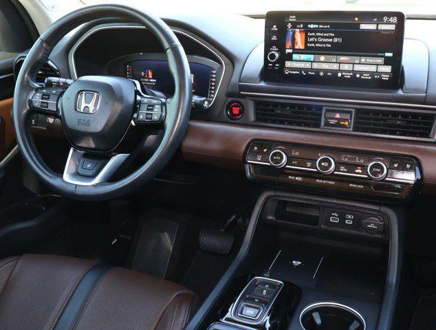 Photo of 2024 Sonic Gray Pearl Honda Pilot