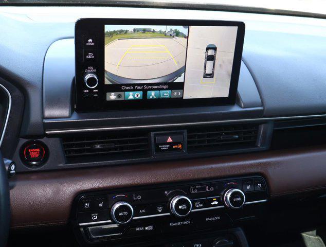 Photo of 2024 Sonic Gray Pearl Honda Pilot